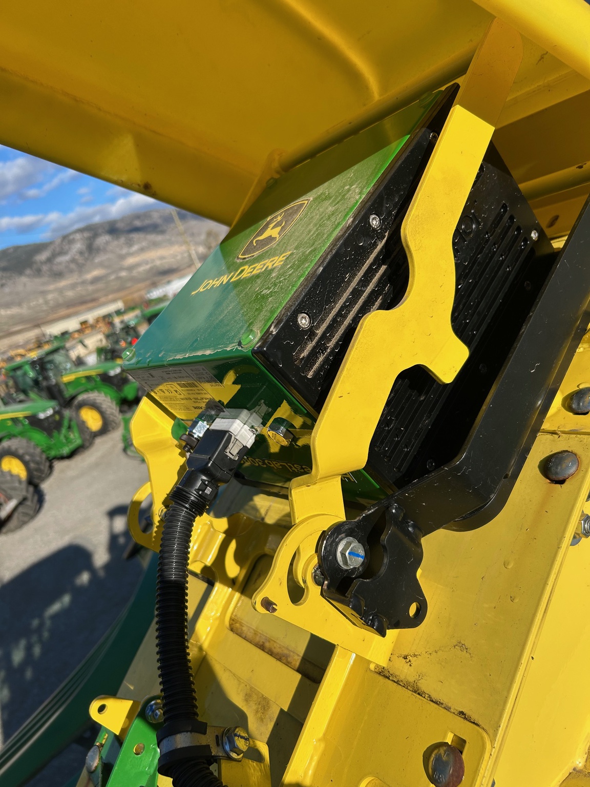 2017 John Deere 8300 Image 13