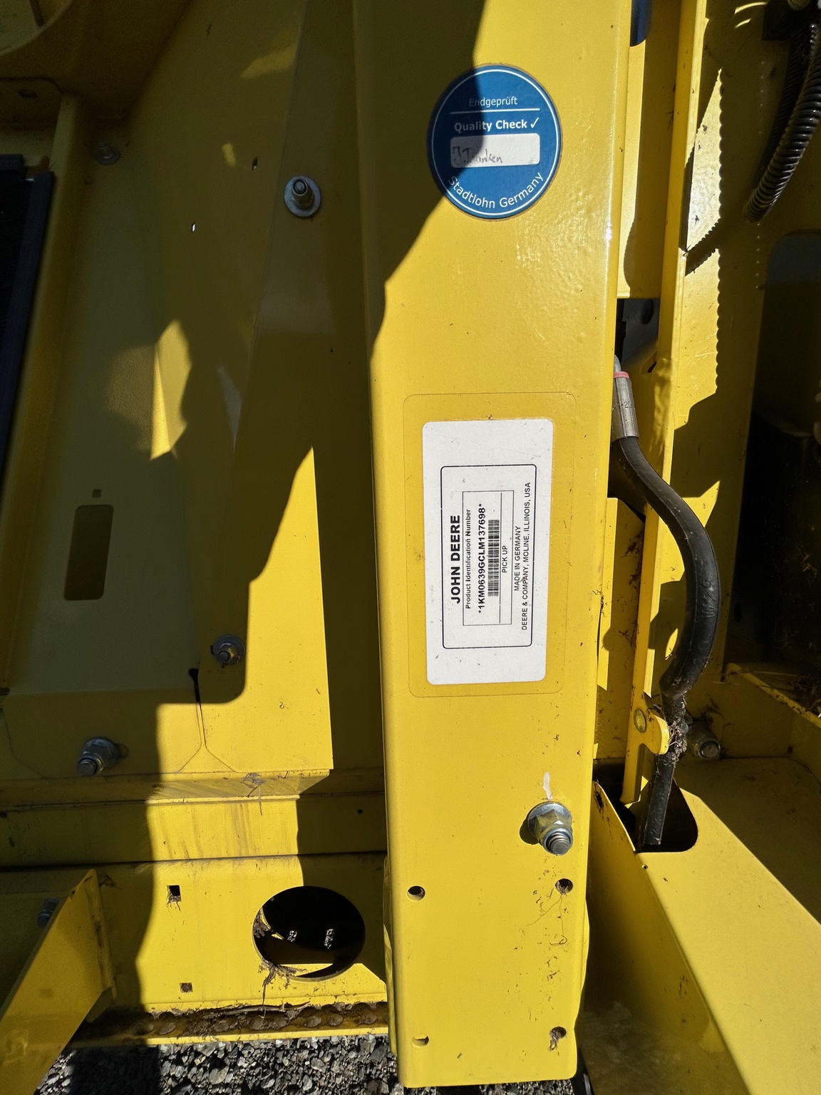 2017 John Deere 8300 Image 16