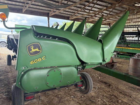 Photo of 2010 John Deere 608C