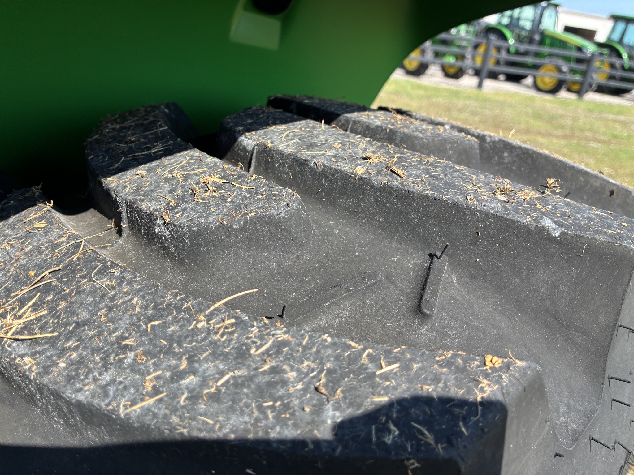 2020 John Deere 3032E Image 10