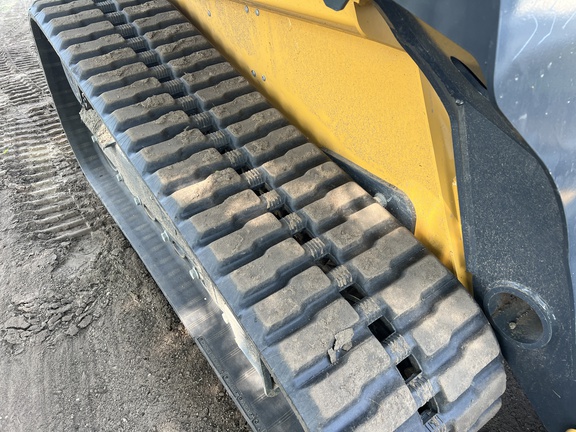 Photo of 2024 John Deere 335 P