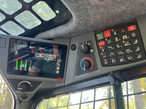 Photo of 2024 John Deere 335 P