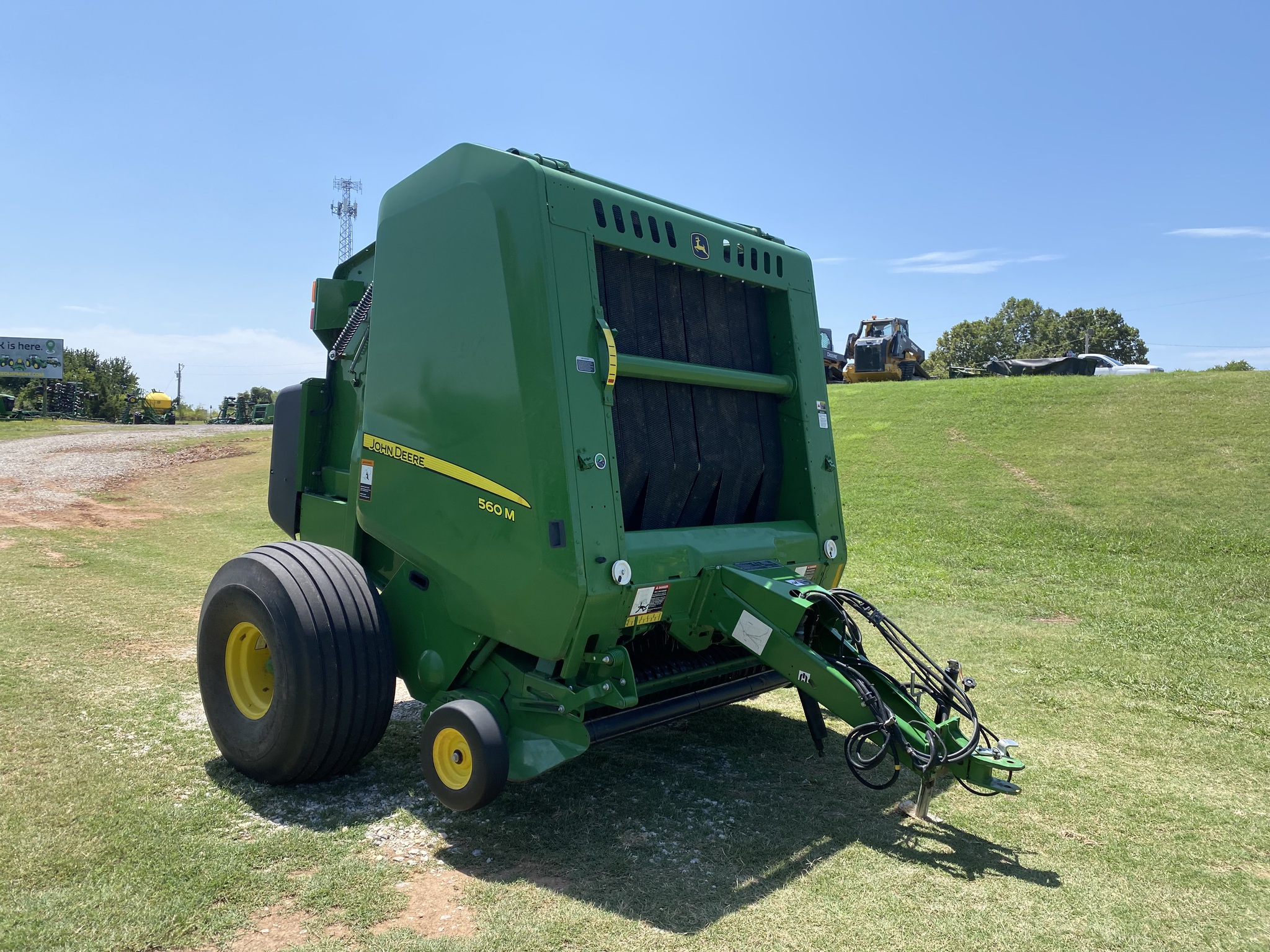 2019 John Deere 560M Image 9