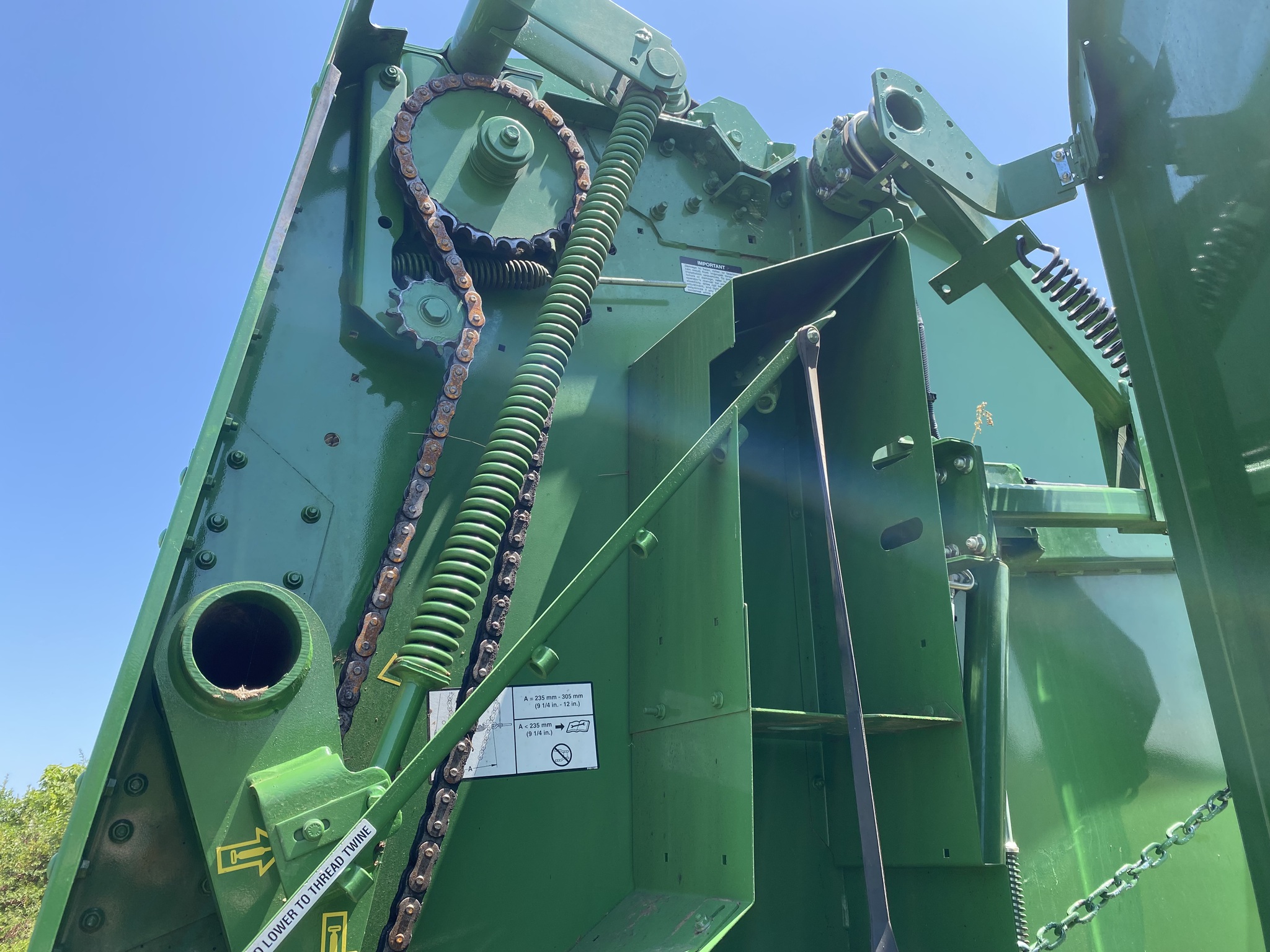 2019 John Deere 560M Image 13