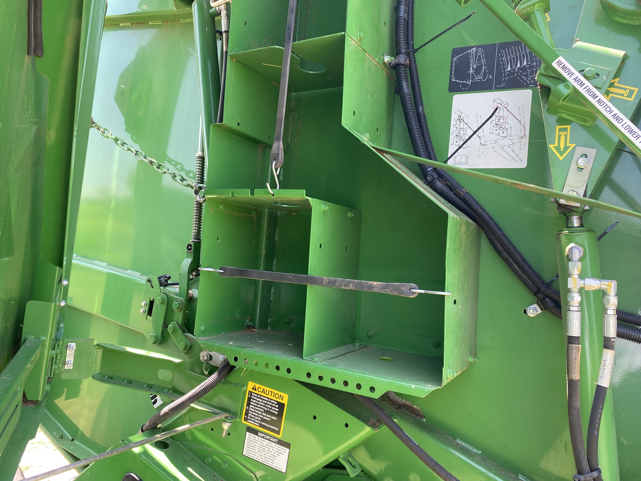 2019 John Deere 560M Image 19