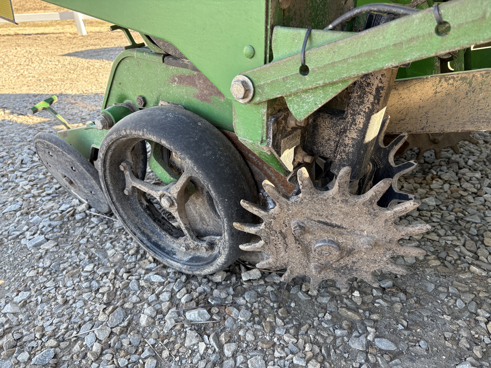 2003 John Deere 1770 Image 9