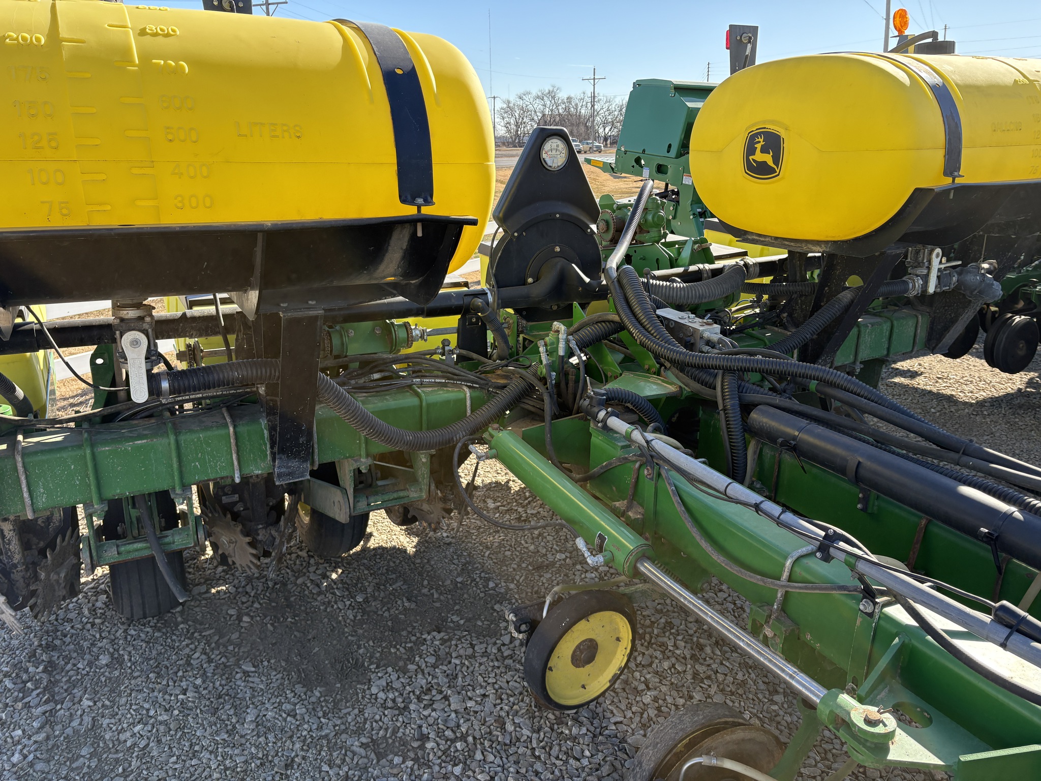 2003 John Deere 1770 Image 10