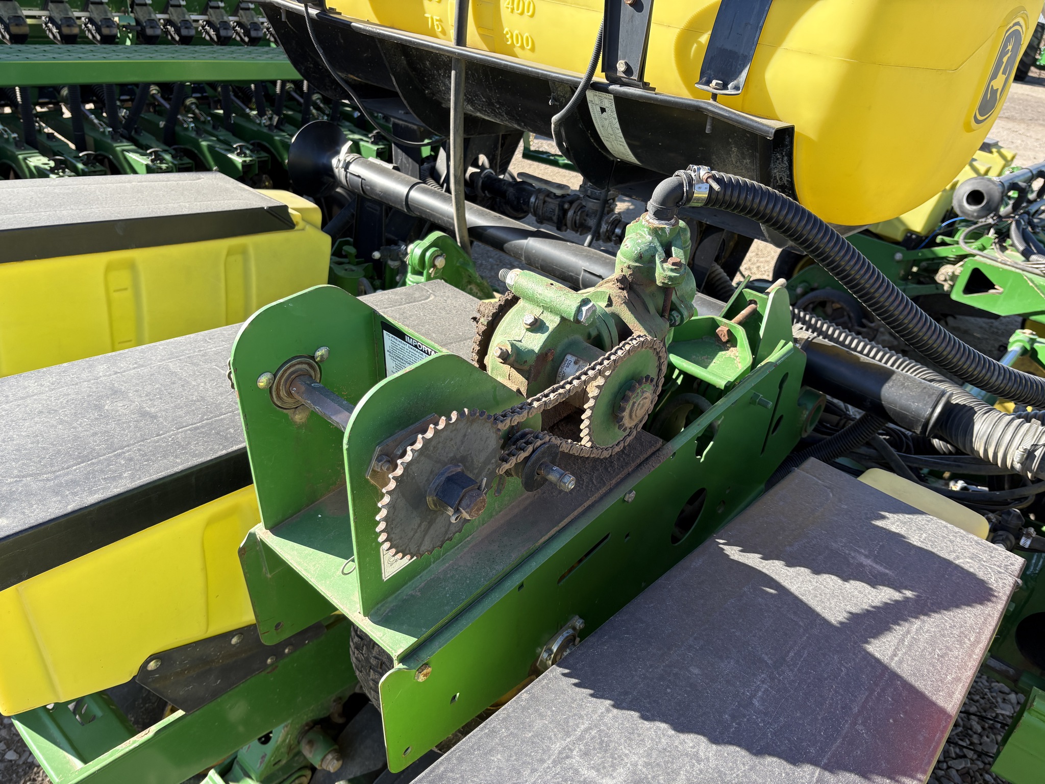 2003 John Deere 1770 Image 12