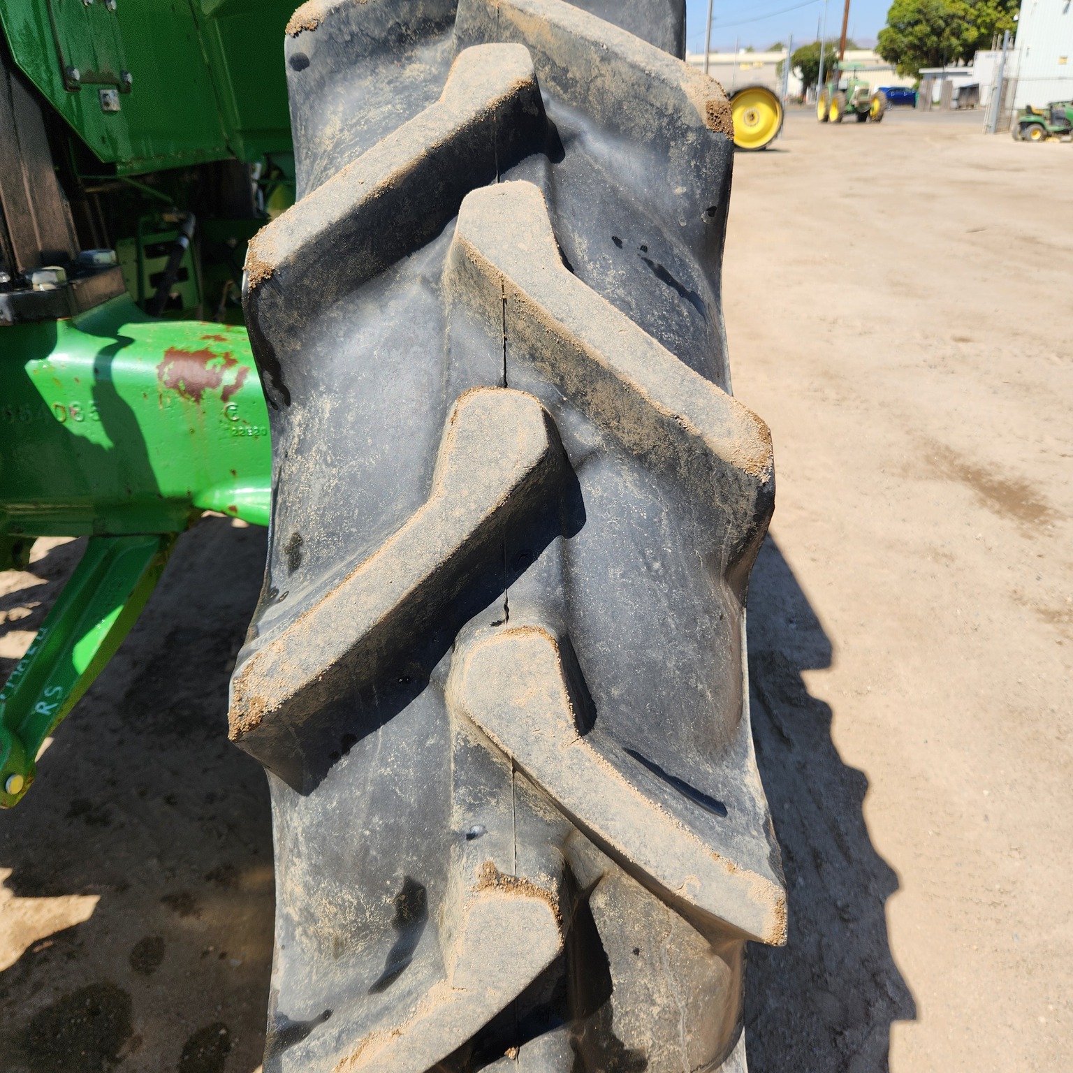 2021 John Deere 6120E Image 10