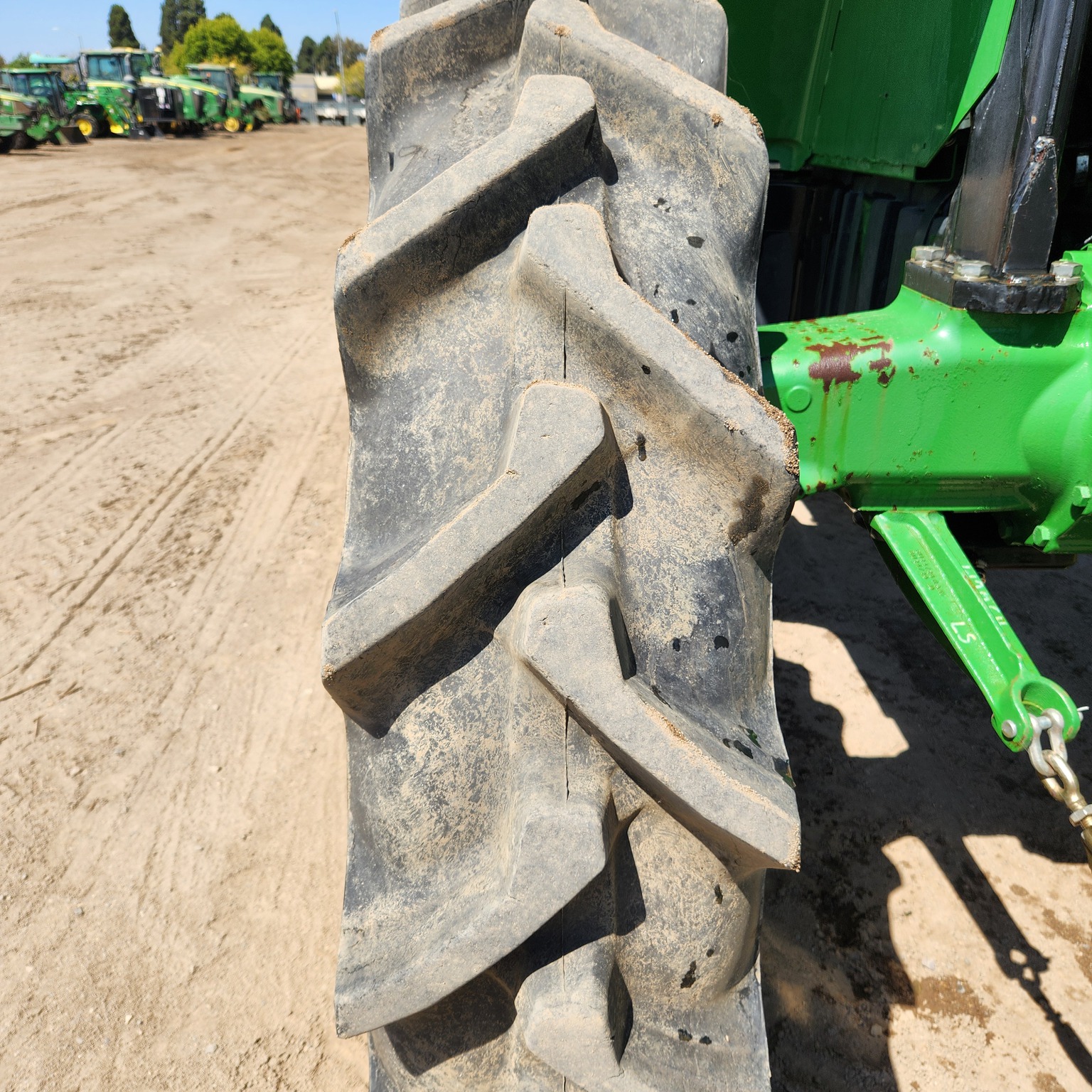 2021 John Deere 6120E Image 9