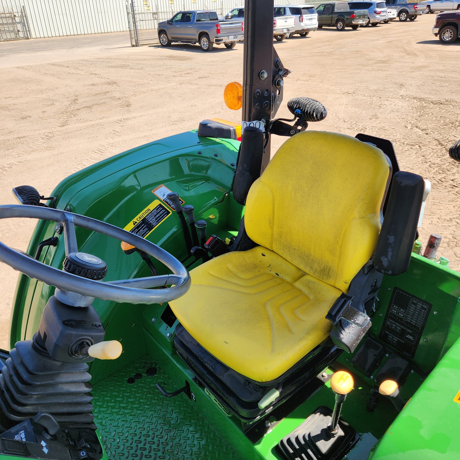 2021 John Deere 6120E Image 11