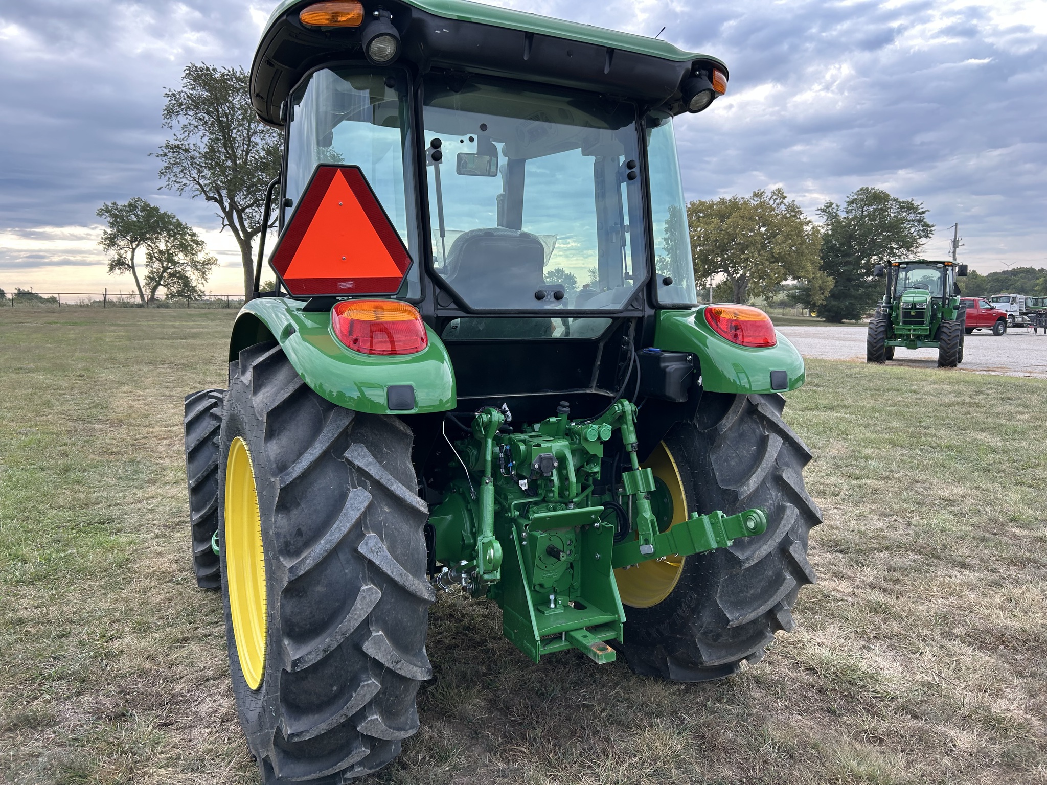  2024 John Deere 5075E at Heritage Tractor in Lockwood, MO