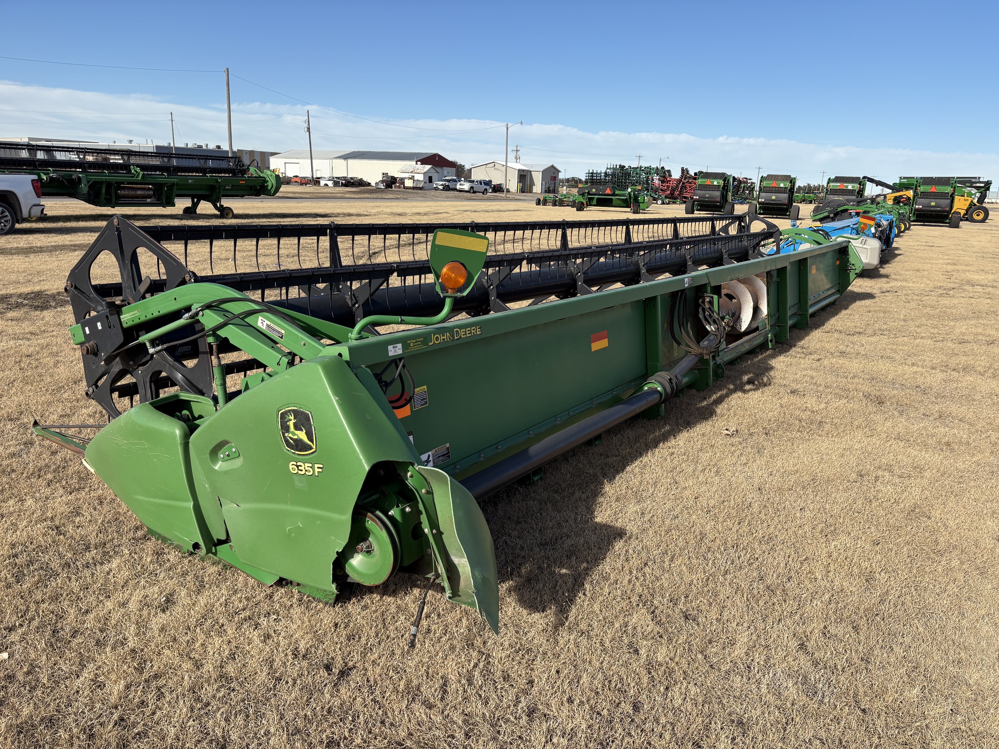 2011 John Deere 635F Image 5