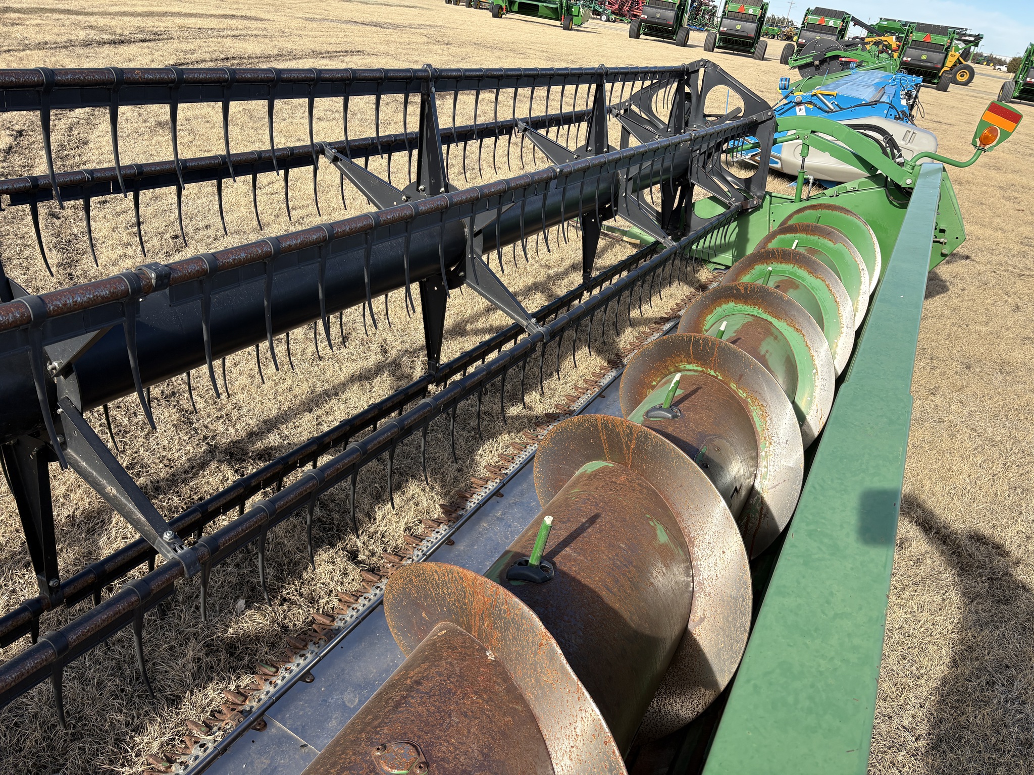 2011 John Deere 635F Image 6