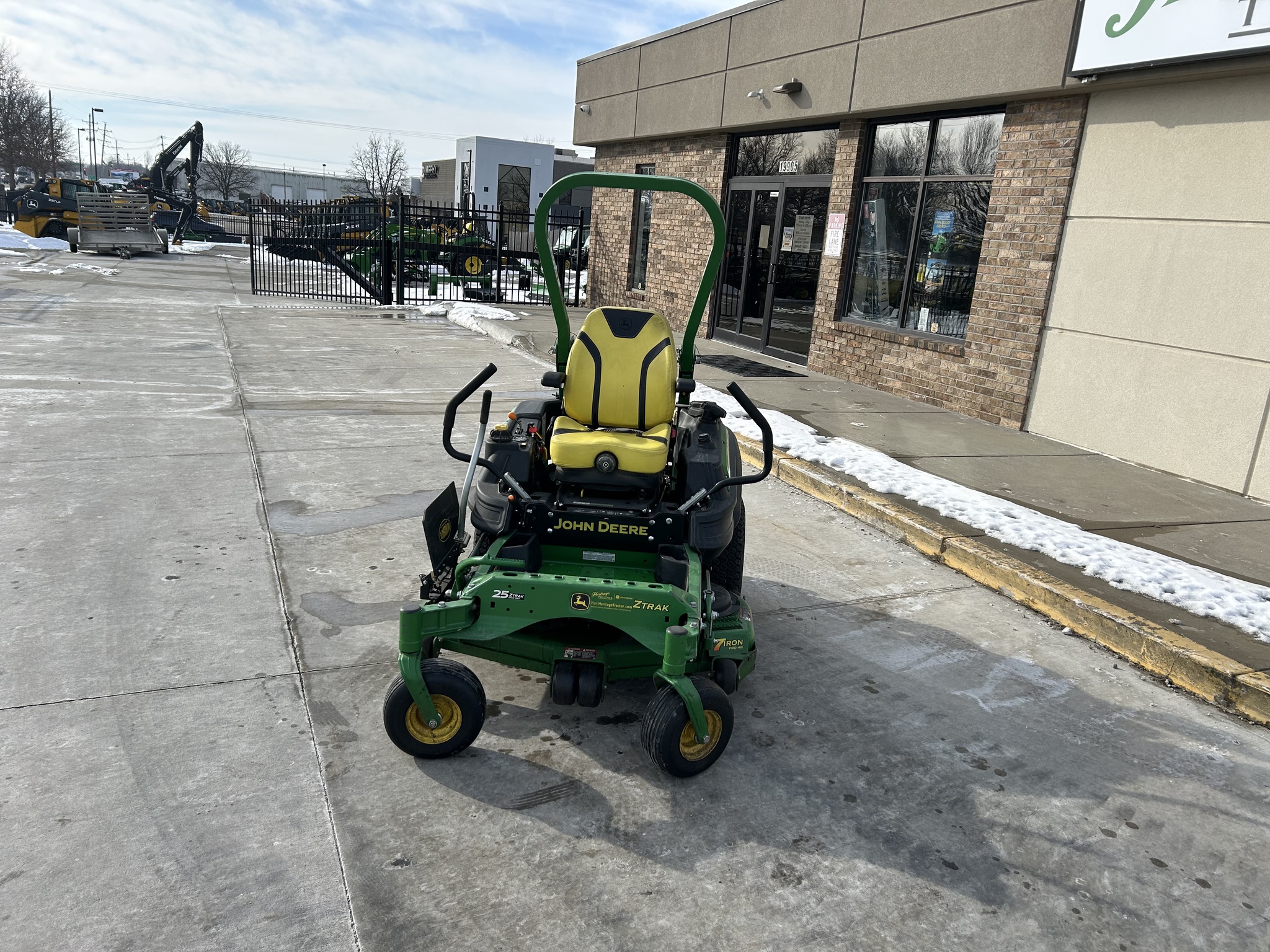  2022 John Deere Z920M at Heritage Tractor in Olathe, KS