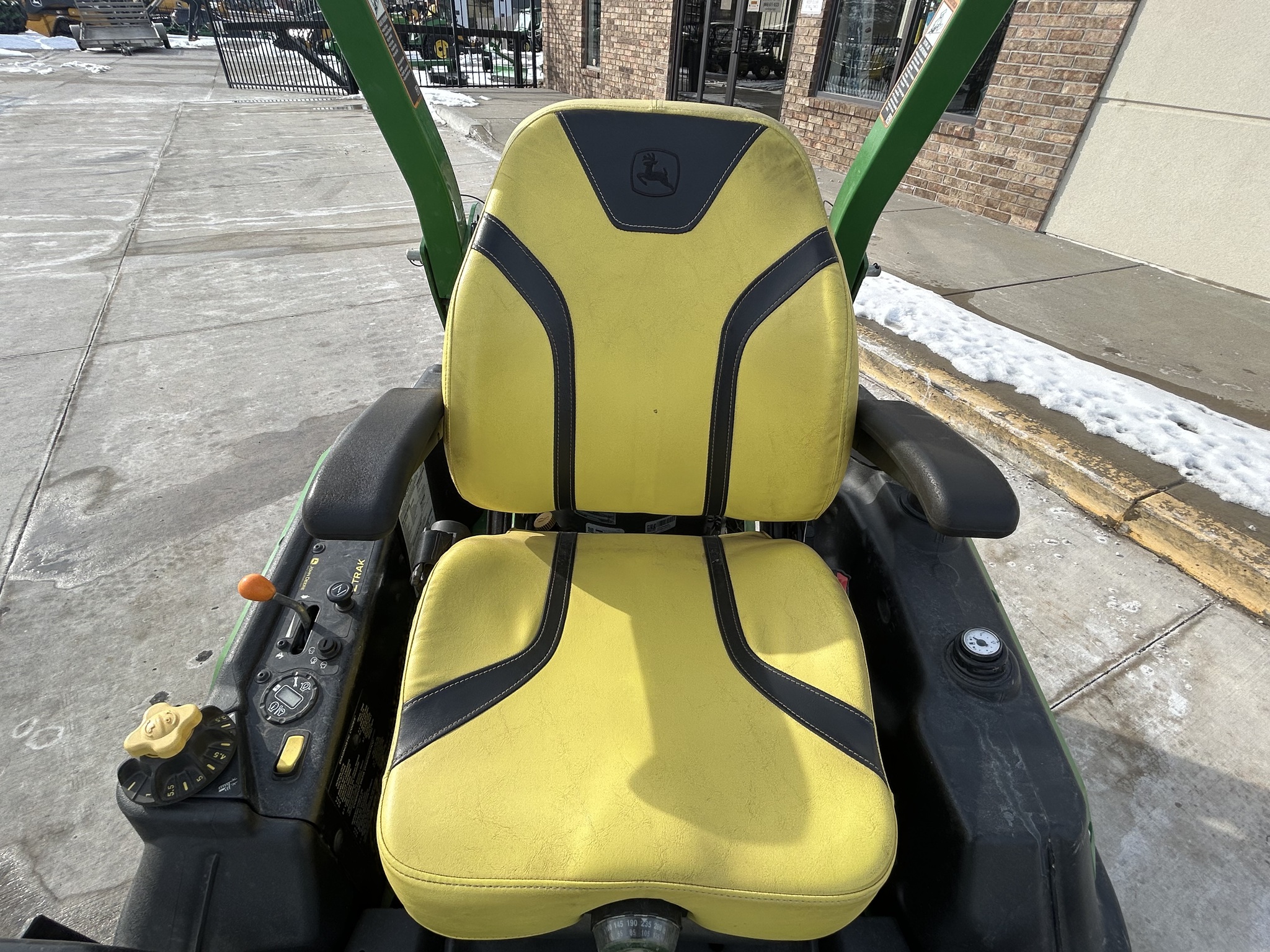  2022 John Deere Z920M at Heritage Tractor in Olathe, KS