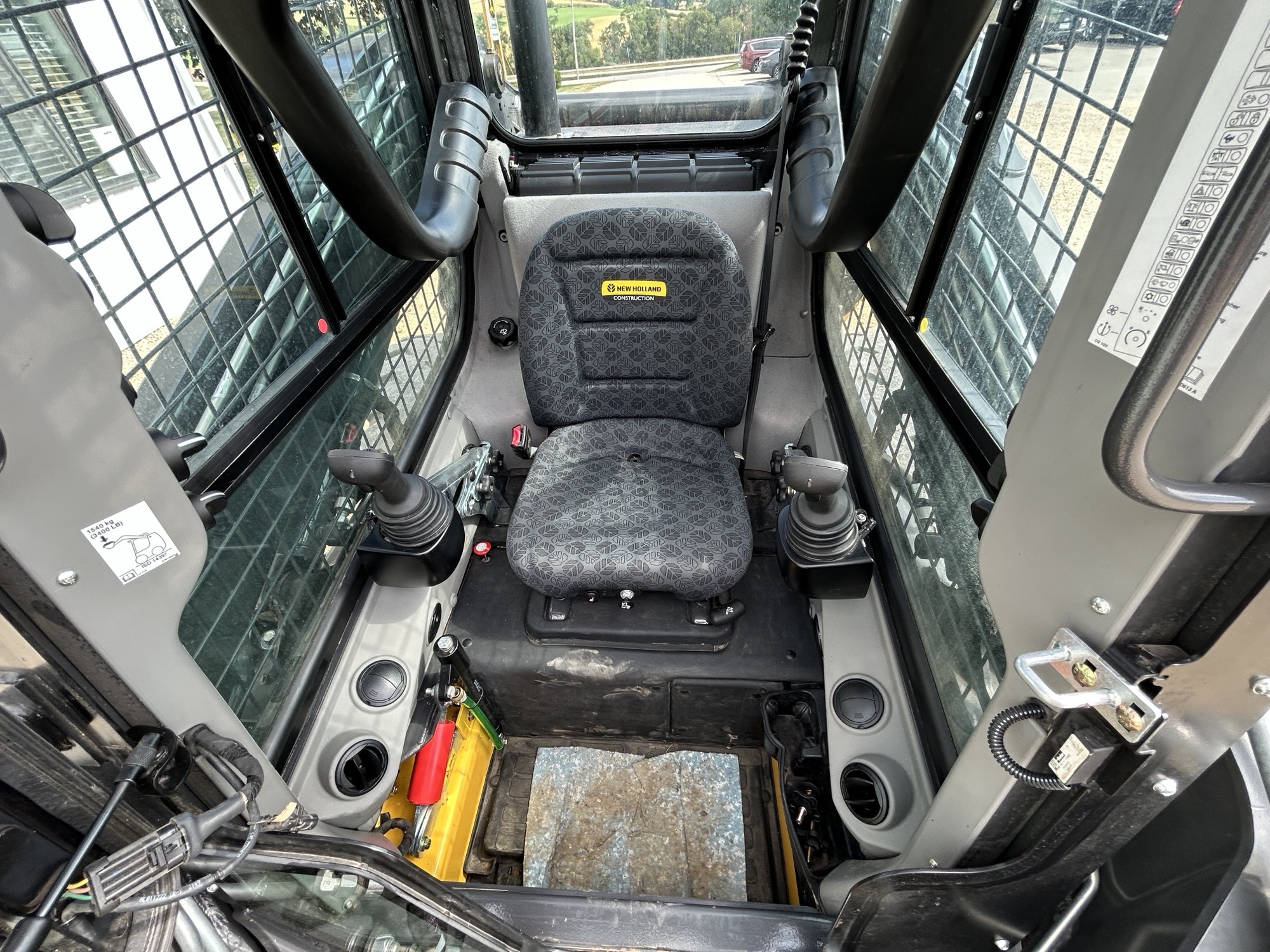 2022 New Holland L334 Image 7
