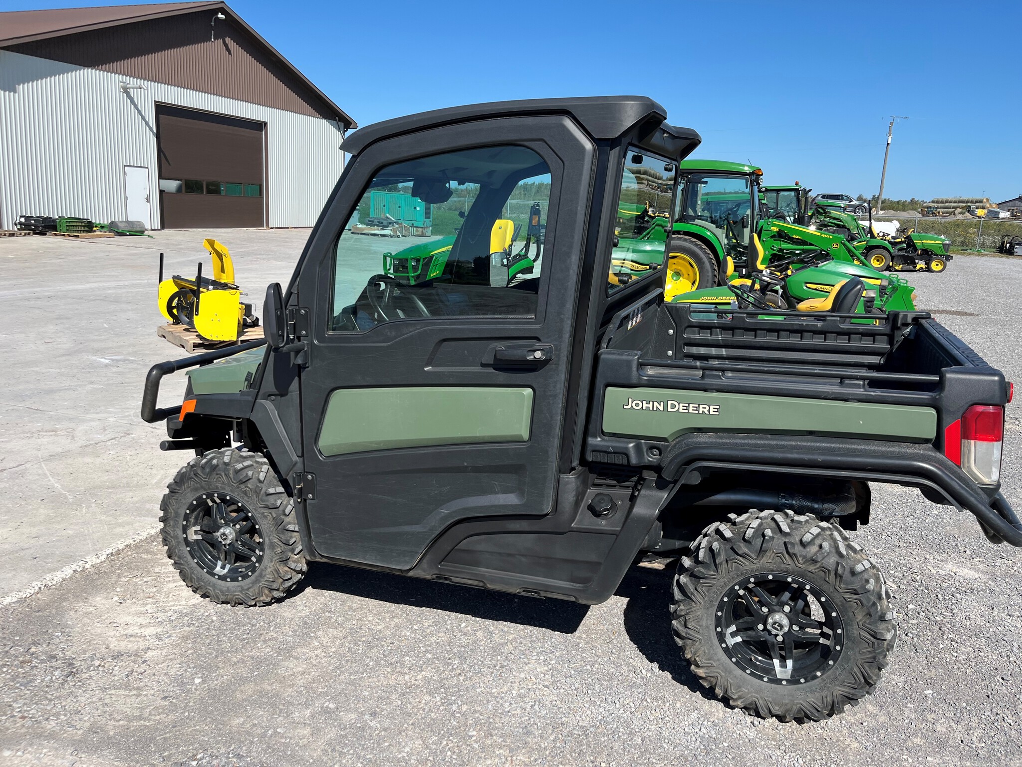 2024 John Deere 835M Image 2