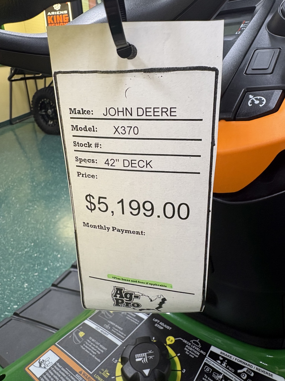2025 John Deere X370 Image 2