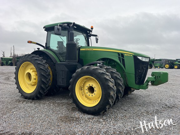 Photo of 2016 John Deere 8295R