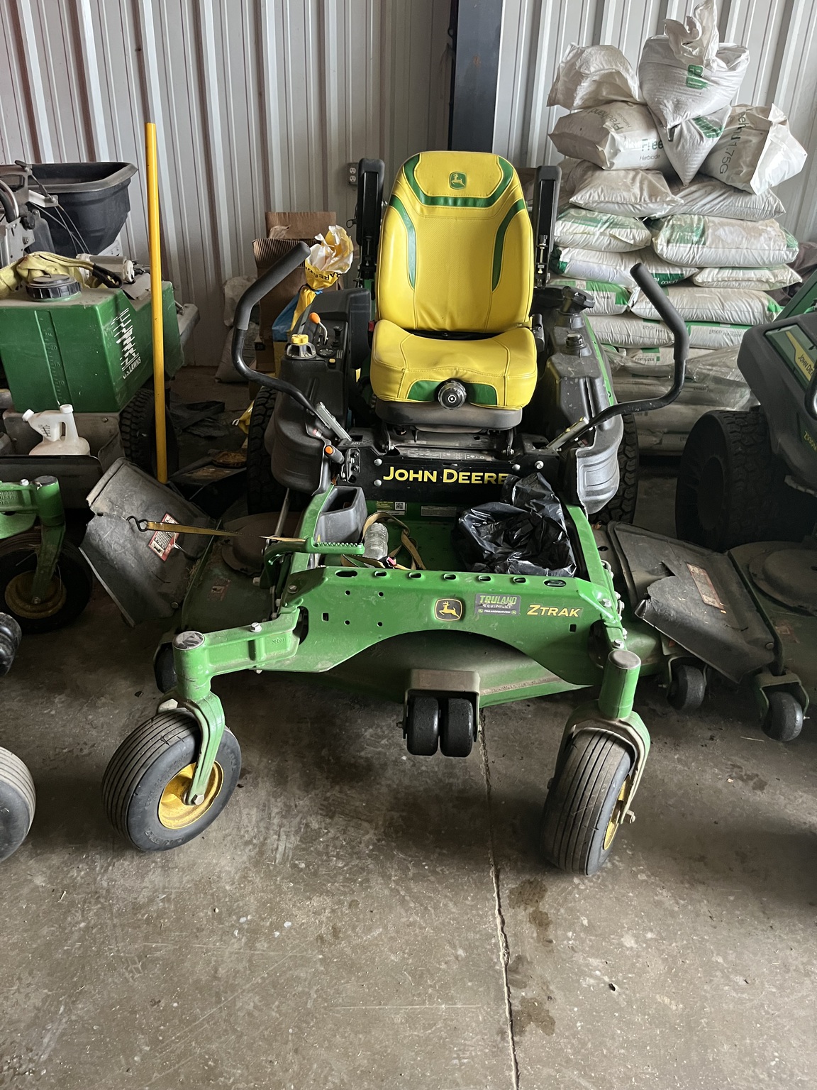 2024 John Deere Z930M Image 1