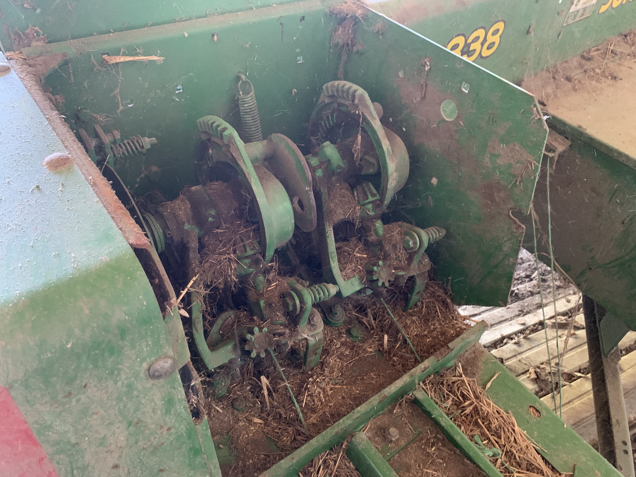 2007 John Deere 338 Image 12