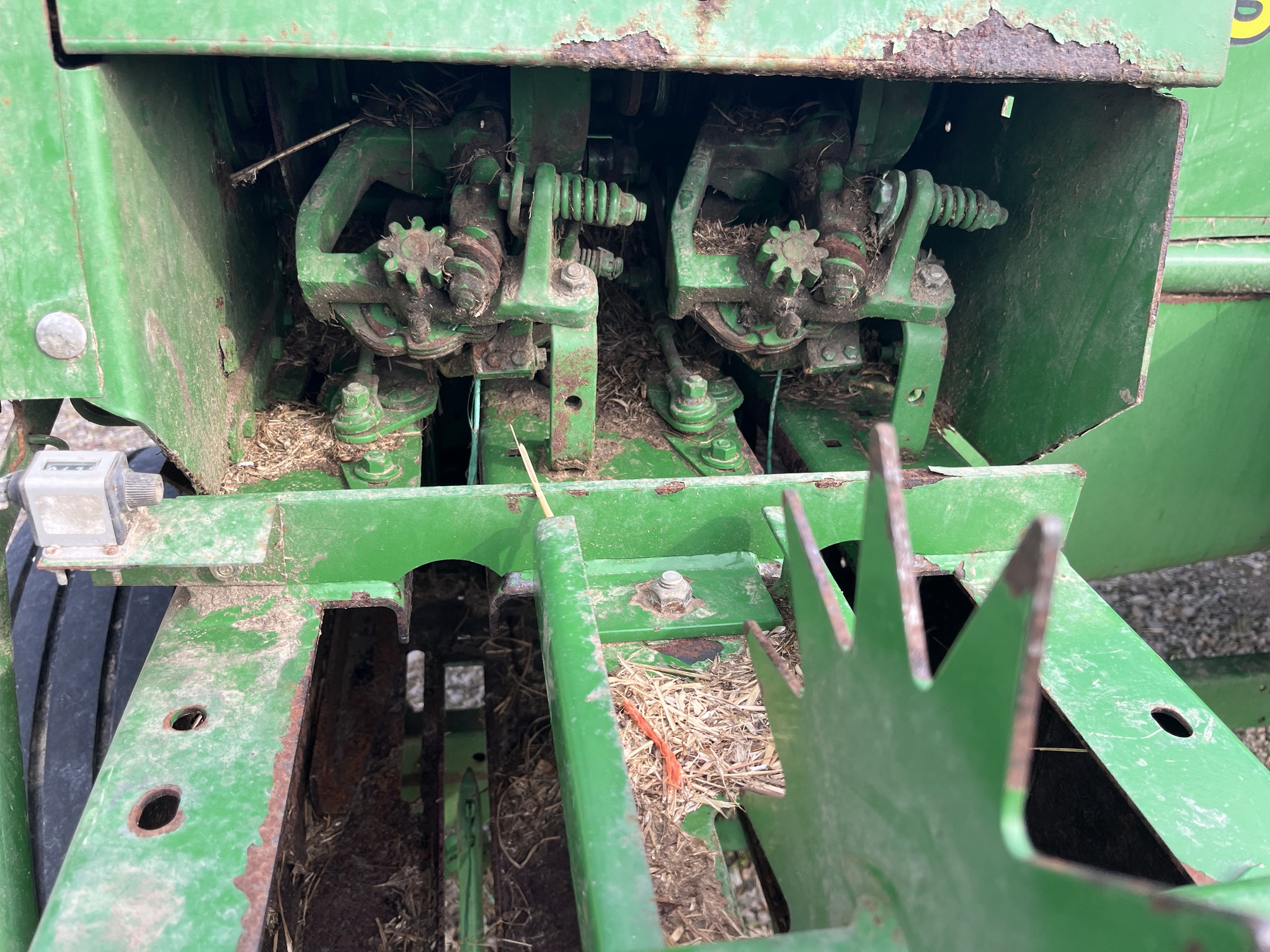 2007 John Deere 338 Image 4