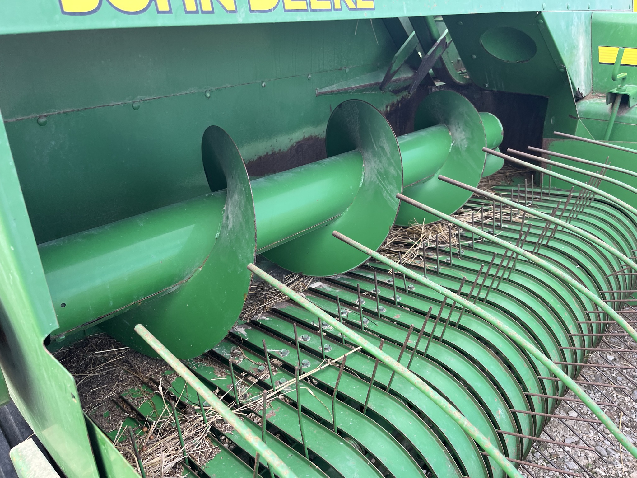 2007 John Deere 338 Image 9