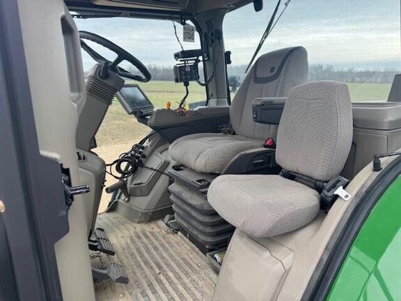 Photo of 2021 John Deere 8R 280