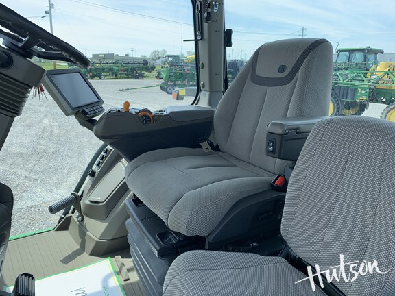 Photo of 2021 John Deere 8R 280