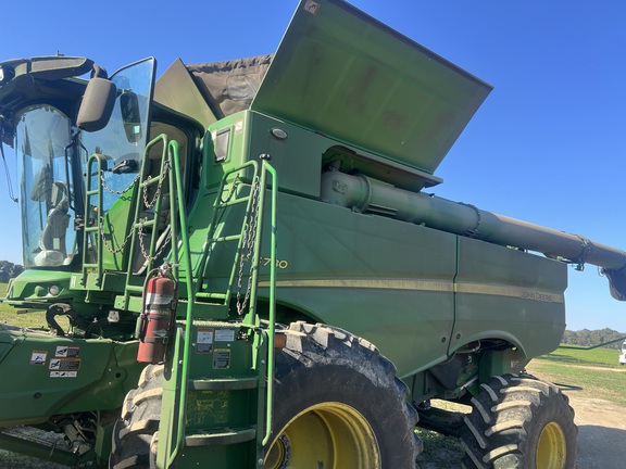 Photo of 2023 John Deere S780