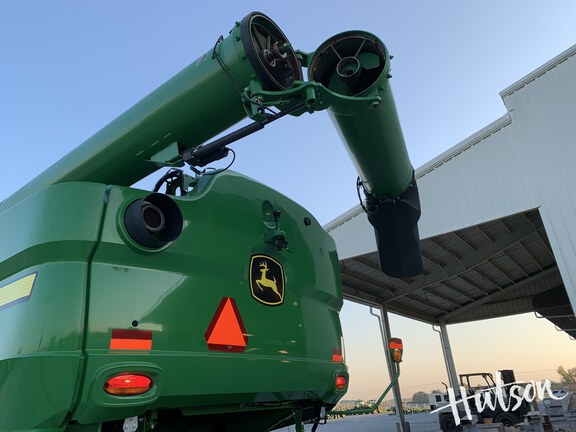 Photo of 2023 John Deere S780
