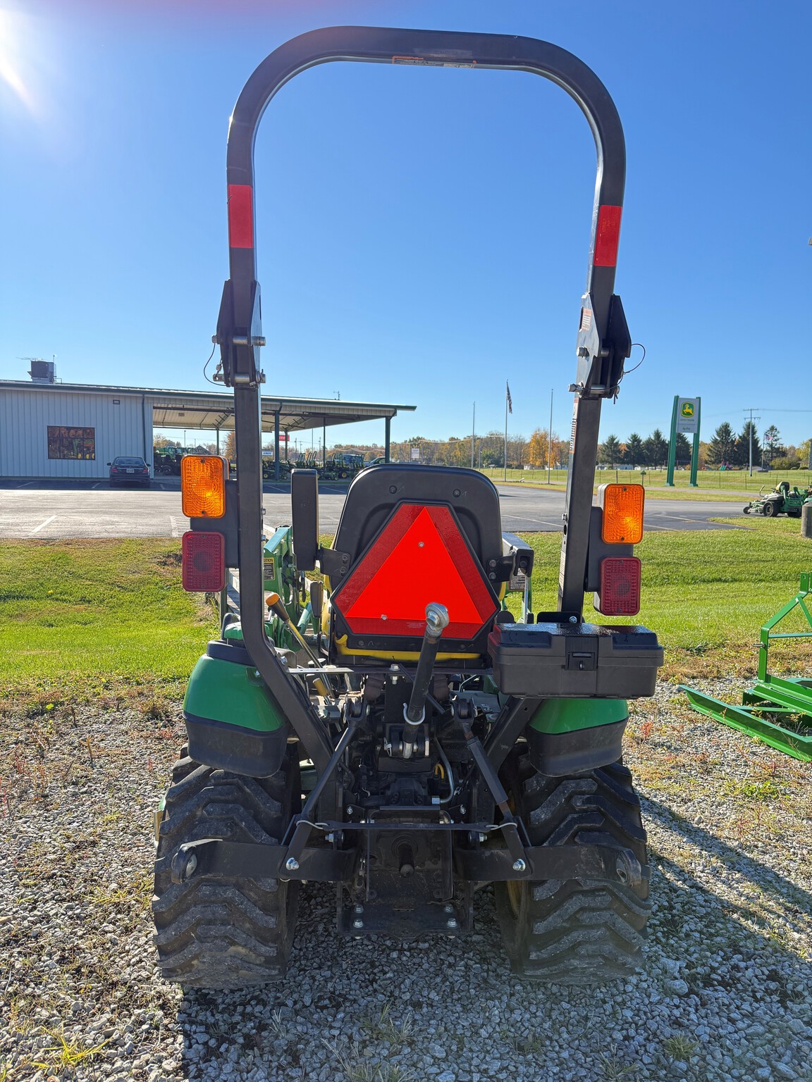 2016 John Deere 1025R Image 3