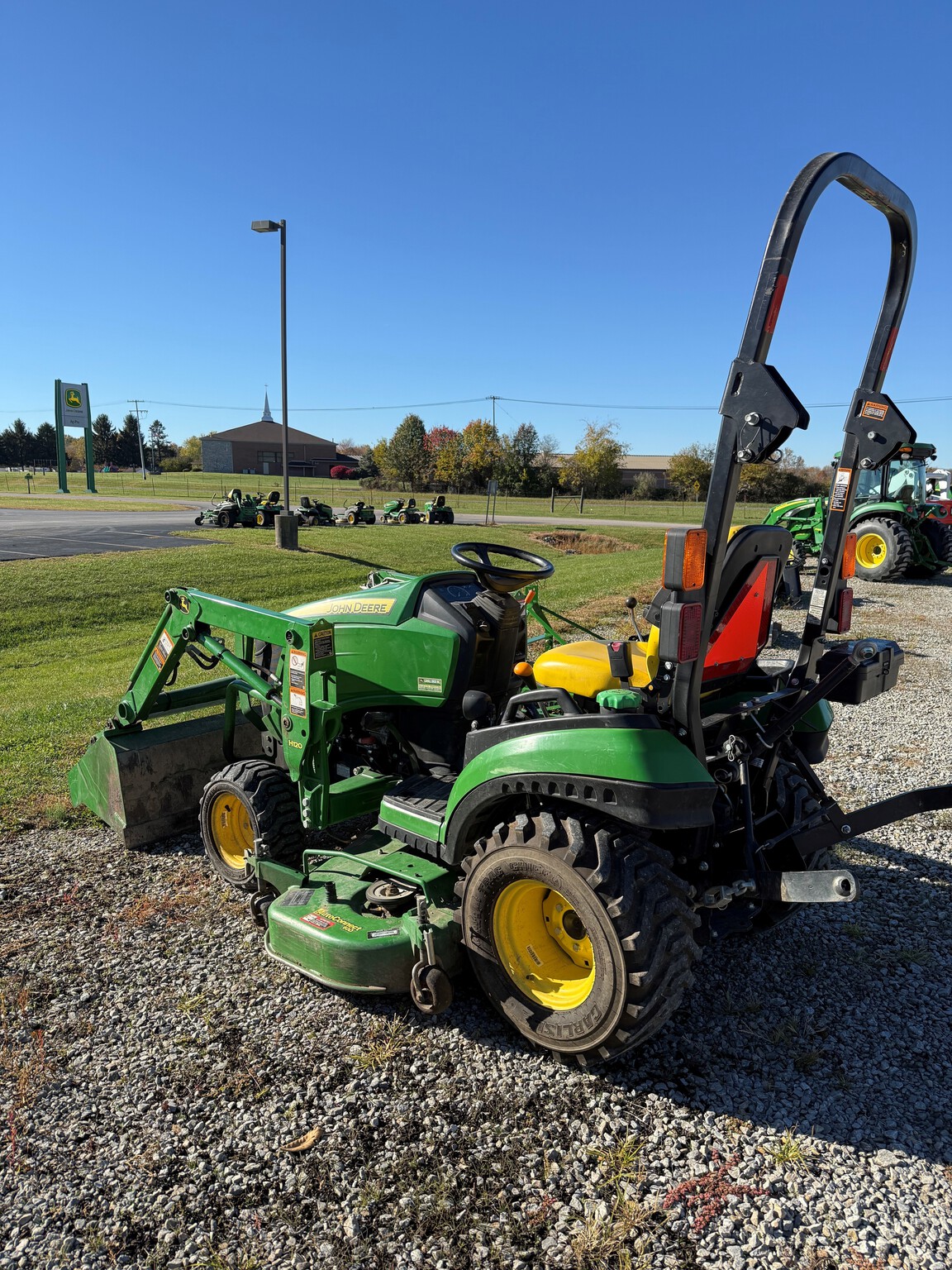 2016 John Deere 1025R Image 4