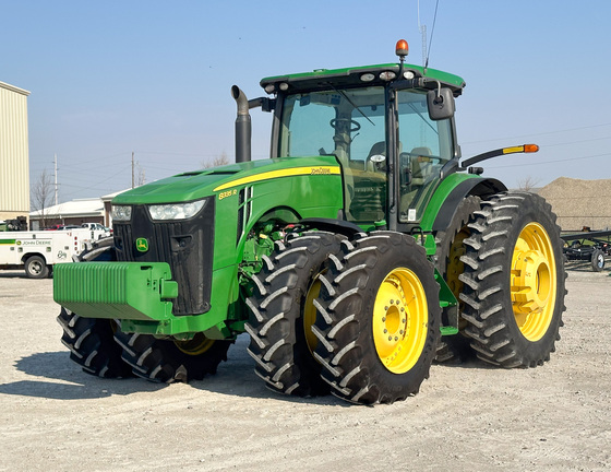 2013 John-Deere 8335R