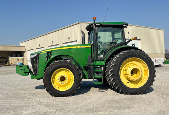 2013 John-Deere 8335R