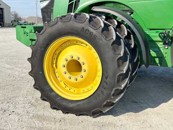 2013 John-Deere 8335R