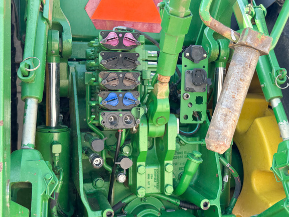 2013 John-Deere 8335R
