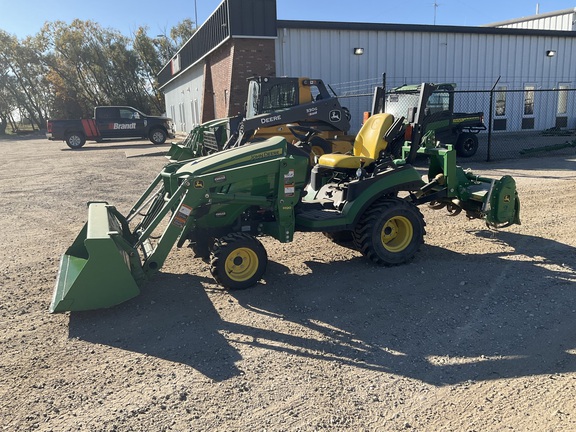 Photo of 2016 John Deere 1025R