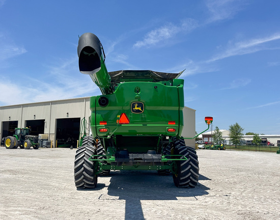 2024 John-Deere S770