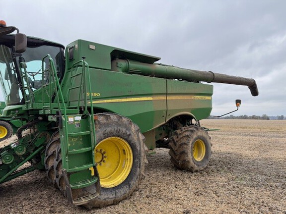 Photo of 2014 John Deere S690