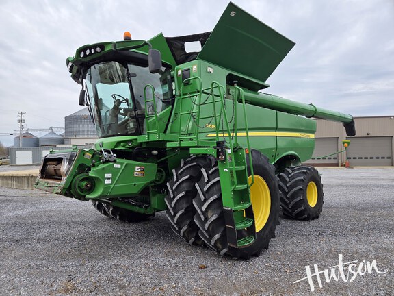 Photo of 2014 John Deere S690