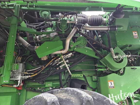 Photo of 2014 John Deere S690