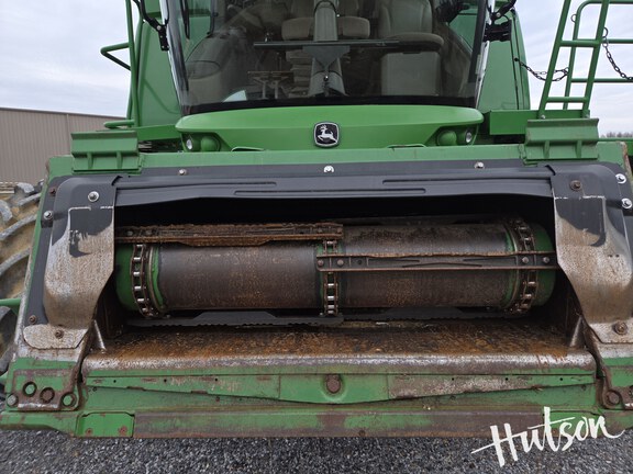 Photo of 2014 John Deere S690