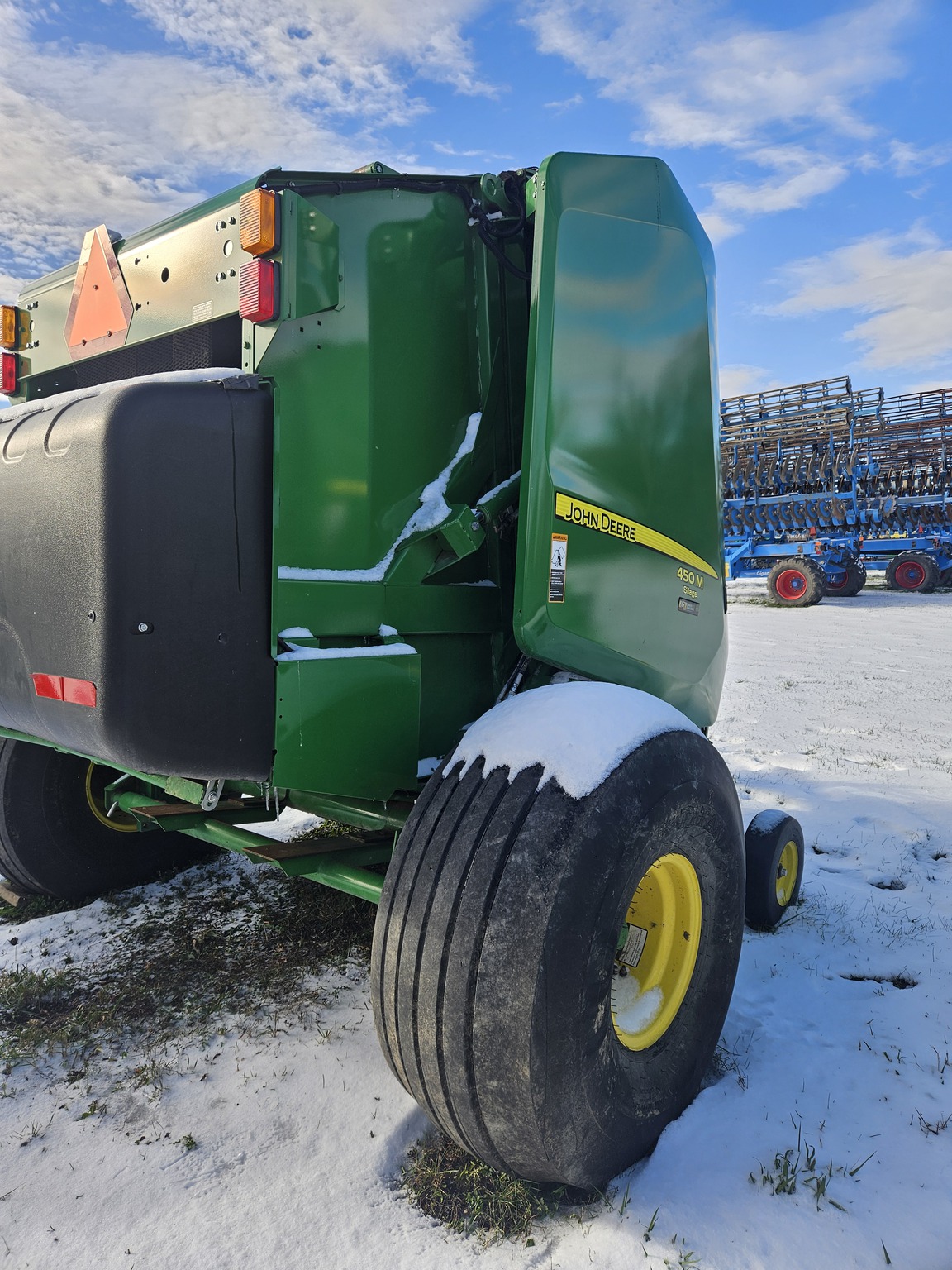 2018 John Deere 450M Image 3