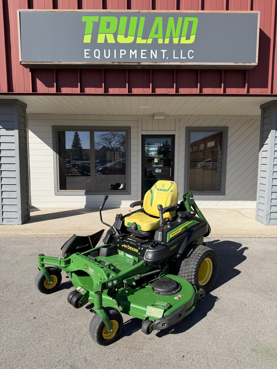 2023 John Deere Z970R Image 1
