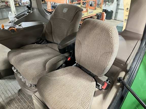 2017 John Deere 8270R - Photo15