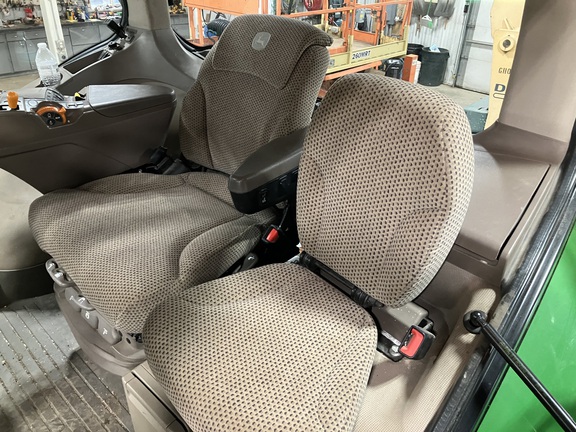 2017 John Deere 8270R - Photo16