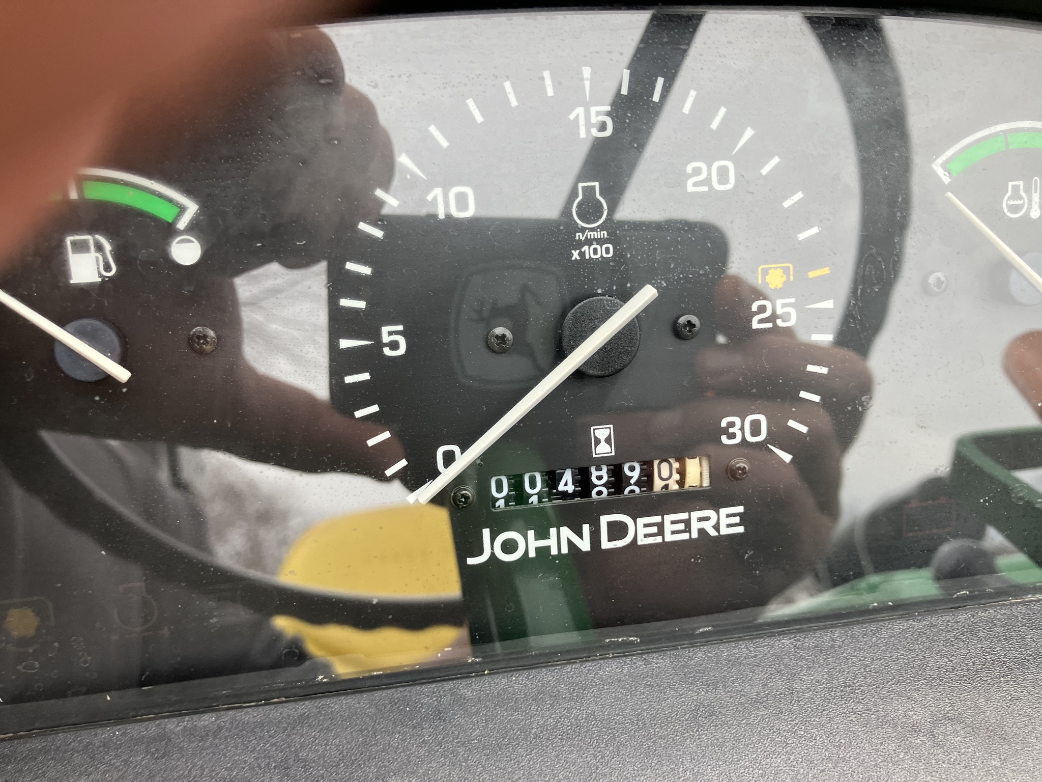 2010 John Deere 5075E Image 4