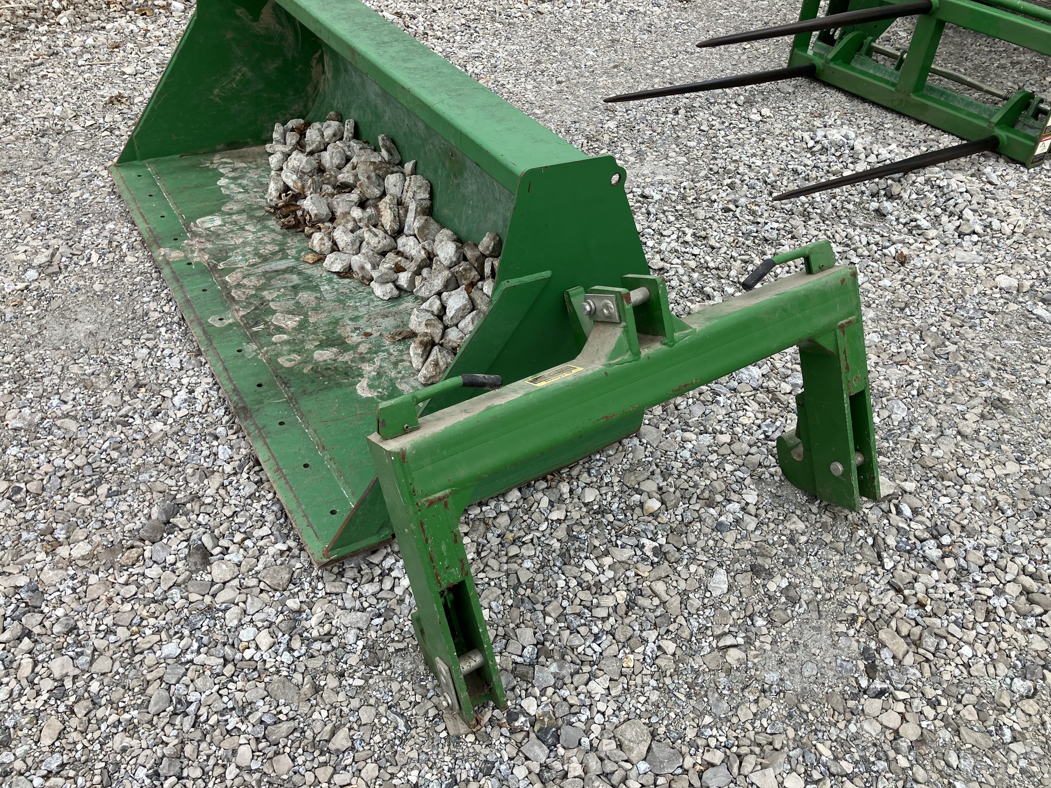 2010 John Deere 5075E Image 16